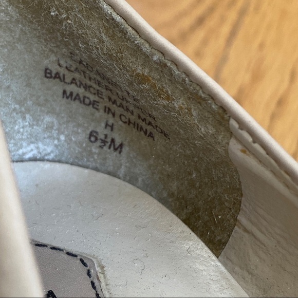 Enzo Angiolini || EA Flexo; Toe Buckle; Leather Kitten Heels; Size 6 1/2M - Picture 14 of 17